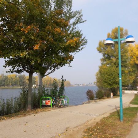 Bungalow At Lake Alte Donau Wiedeń Zewnętrze zdjęcie